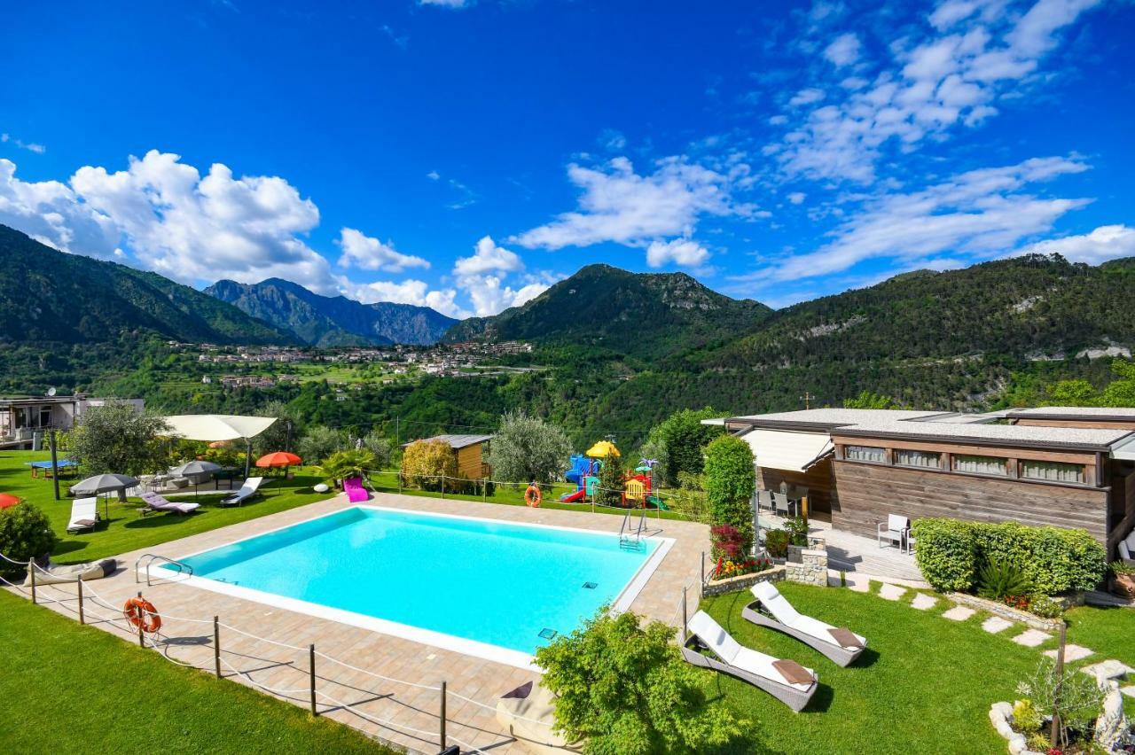Georesort Tremosine Bagian luar foto